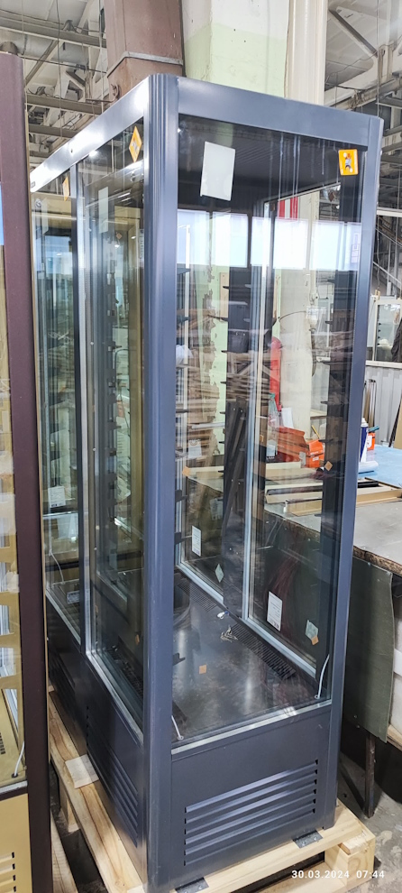 Кондитерская витрина CARBOMA R800C LATIUM (D4 VM 800‑1), 4 дверцы, полки‑решётки 